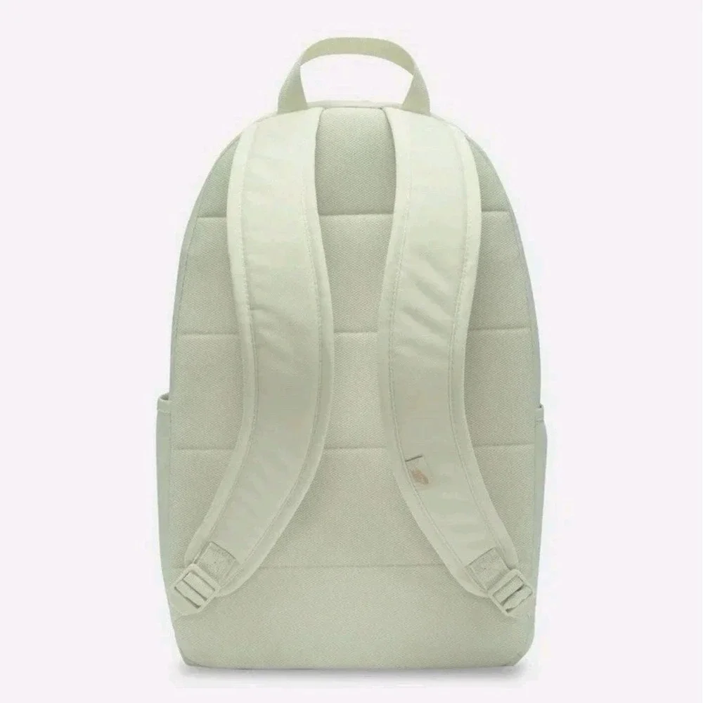 Nike elemental travel